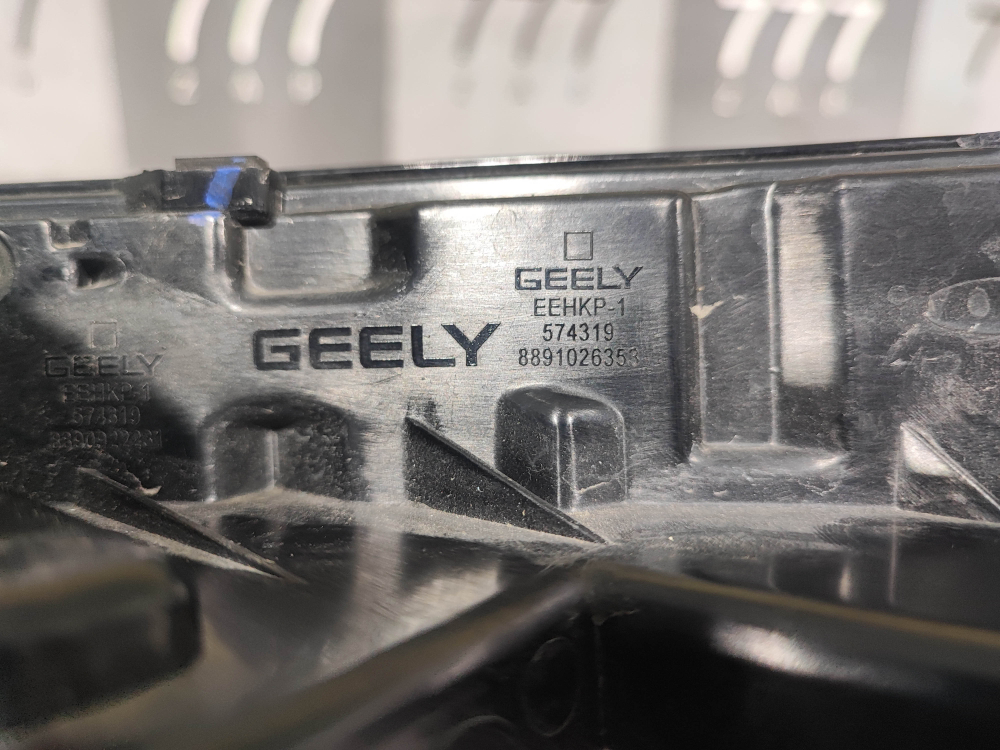 Фонарь зaдний левый Geely Coolray 19-нв Б/У Оригинал 6608098729