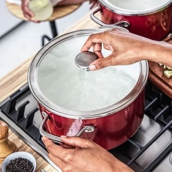 KitchenAid Кастрюля эмалированная 24 см 6 л с крышкой Империя Красная