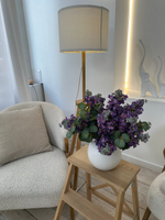 Композиция с сиренью и эвкалиптом в белом кашпо, в- 44 см