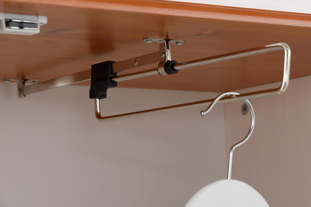 Шкаф распашной