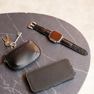 Ремешок для Apple Watch Ultra 49mm из кожи аллигатора, черного цвета