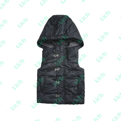 Жилет однотонный утепленный с капюшоном