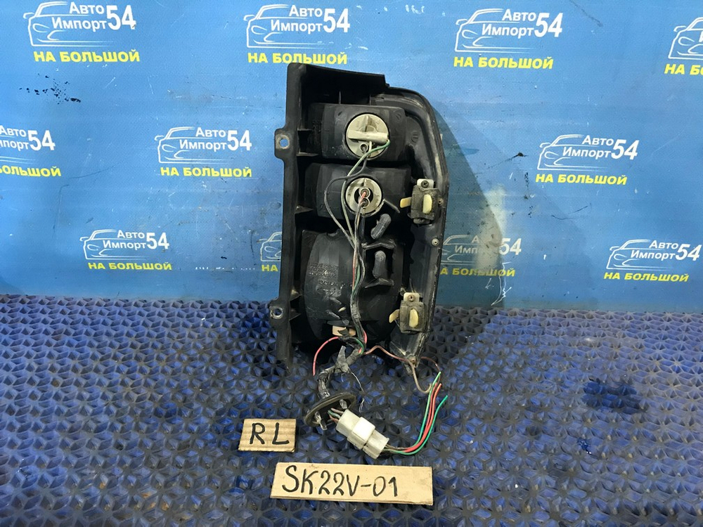 Стоп левый MAZDA BONGO 2002