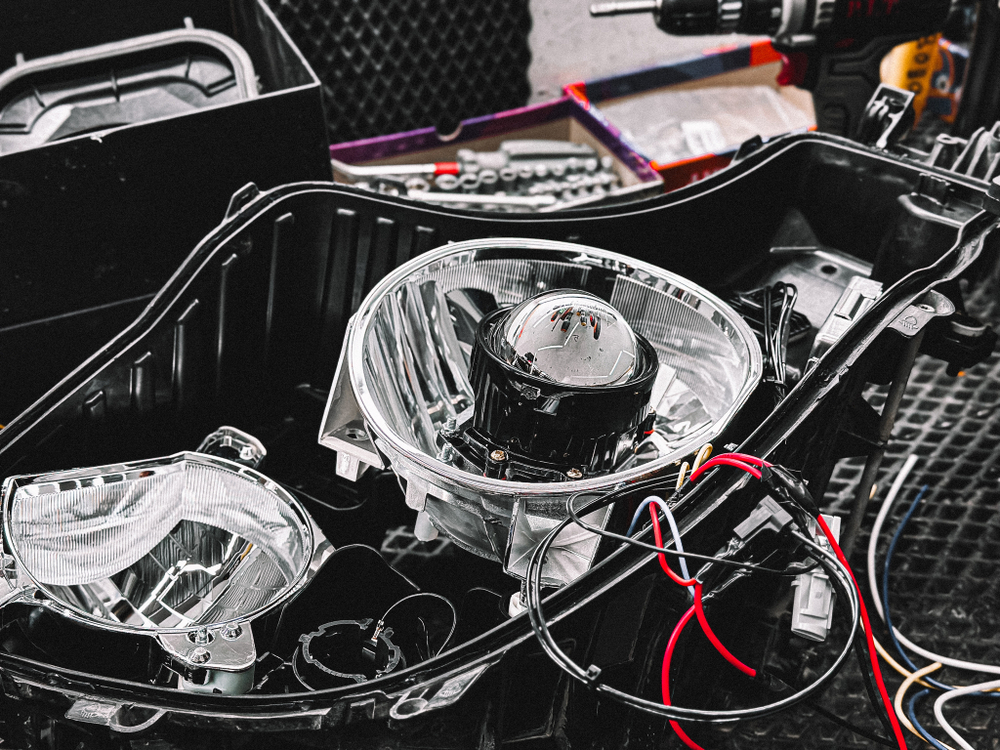Установка/замена линз/Bi-led модулей на грузовики,тягачи,спецтехнику