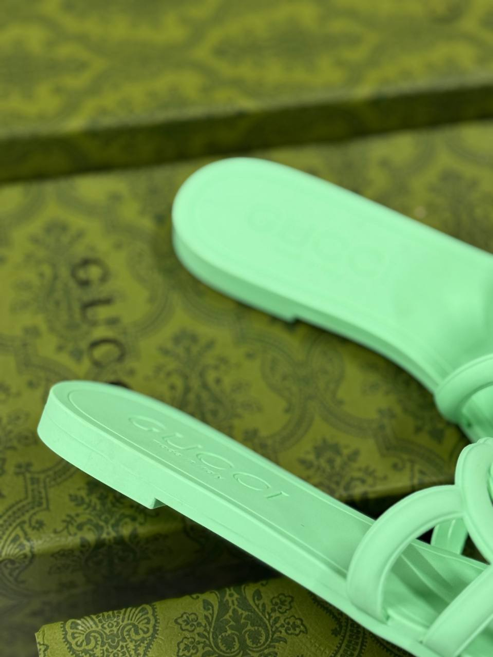 Шлепанцы Gucci
