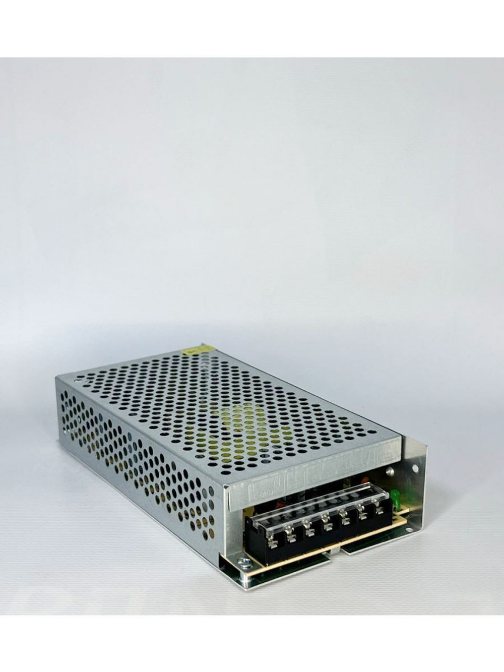 Блок питания для светодиодной ленты, светильника, оборудования 12В 12.5А 150W B2L150ESB