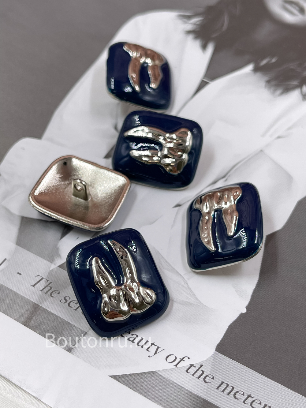 Пуговицы Скиапар. с синей эмалью и серебристым "Зубом"