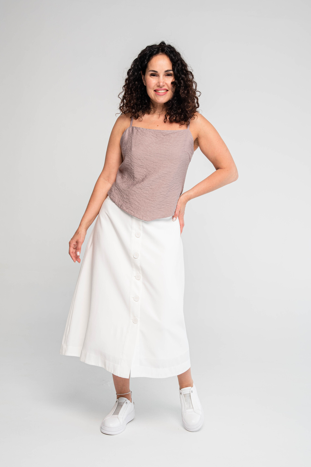 Топ женский летний на тонких бретелях под пиджак вечерний на молнии на лето базовый повседневный на каждый день блузка алый бордовый яркий легкий универсальный удобный