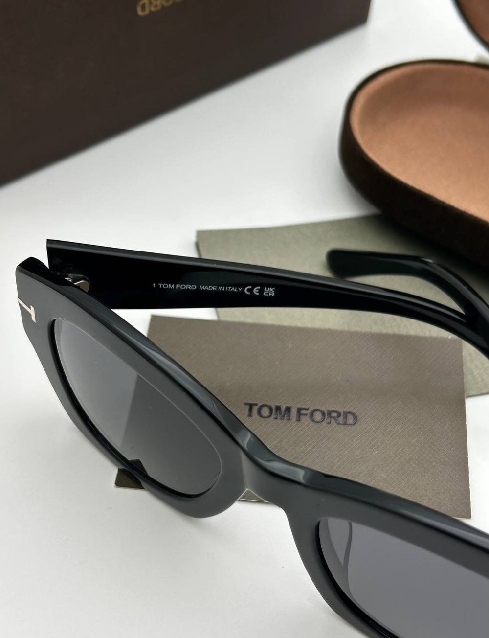 Солнцезащитные очки Tom Ford