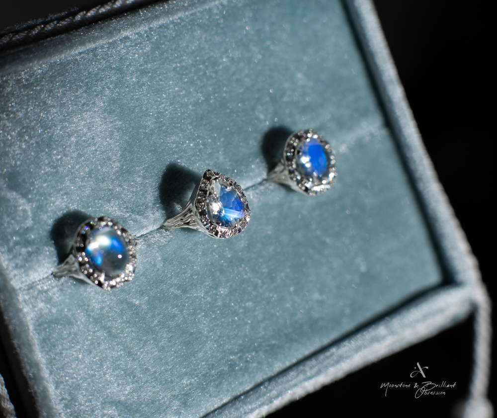 Кольцо Moonstone & Brilliant obsession — Cabochon