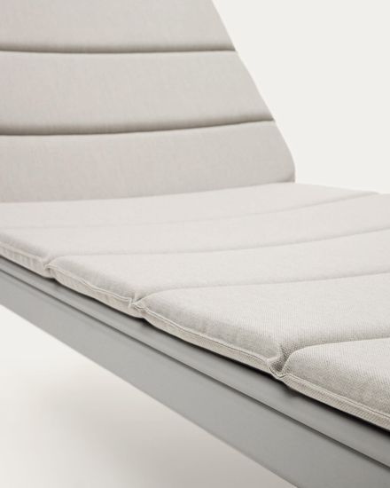 Алюминиевый шезлонг Marcona окрашенный в белый цвет Испания La Forma