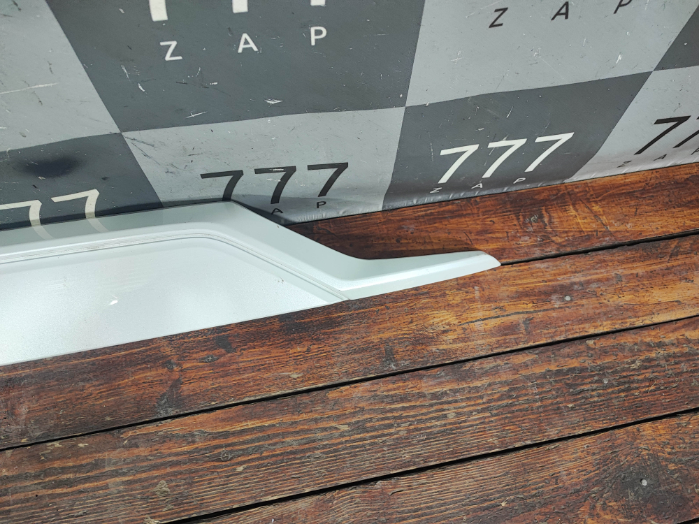 Накладка крышки багажника Toyota RAV4 V (XA50) 18-нв Б/У Оригинал 768010R110