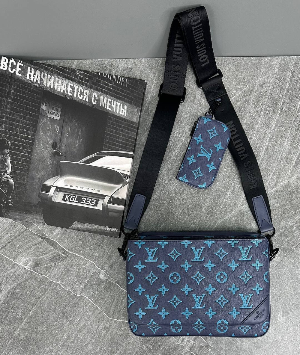 Сумка-мессенджер Louis Vuitton