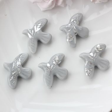 Подвеска фарфоровая Птичка серая с серебром 34*42 мм S048