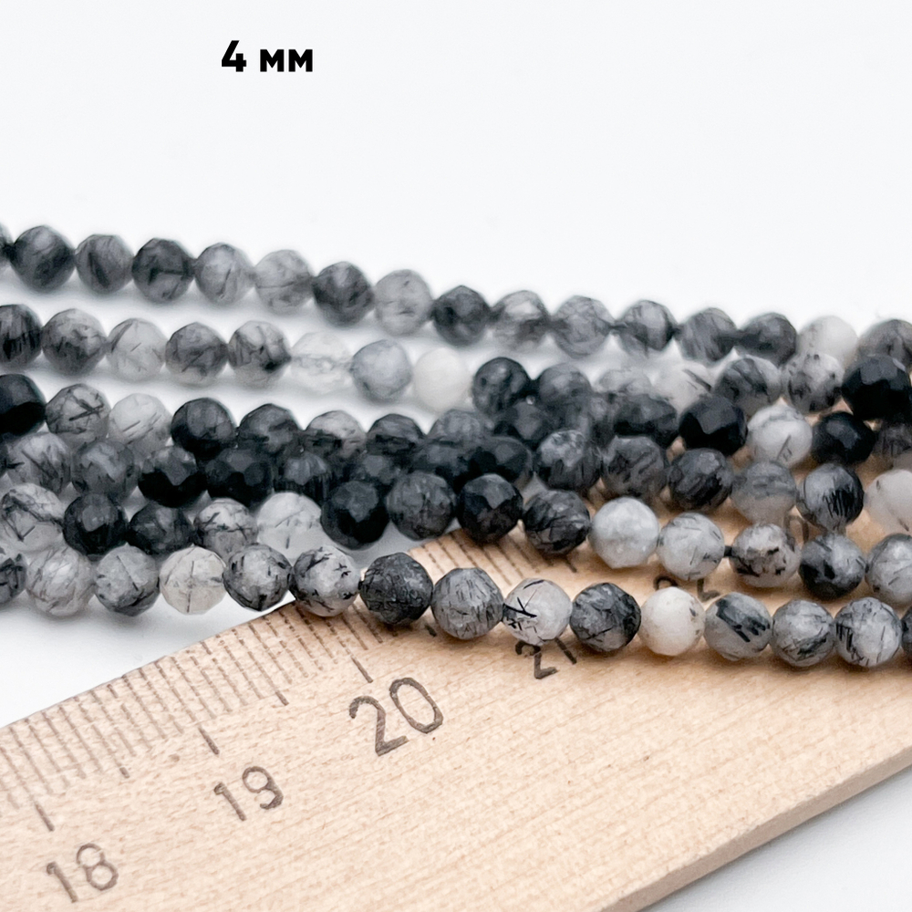 Кварц с шерлом граненый бусины, диаметр около 4 мм, цена за отрезом 19 см (1/2 нити)