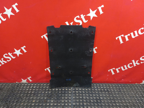 Брызговик крыла переднего