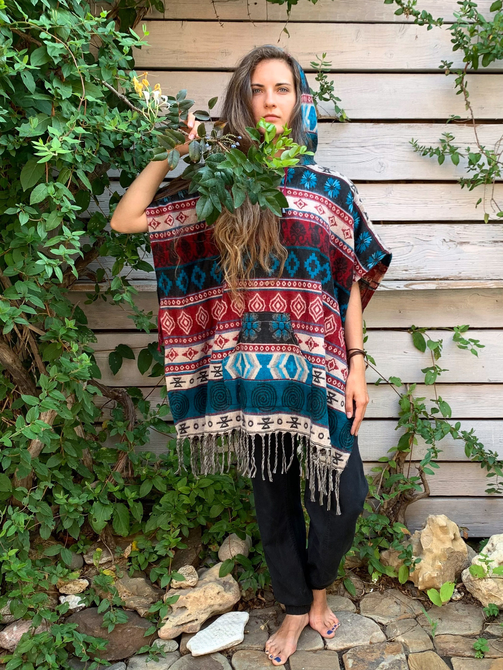 Пончо шерстяное с орнаментом