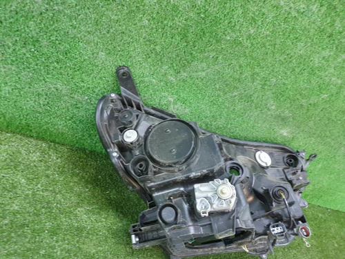 Фара левая Toyota Rav 4 CA40 (2015-2019) LED