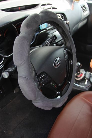 Оплетка на руль из спонжа для легковых авто, (диаметр руля 37-39 см)