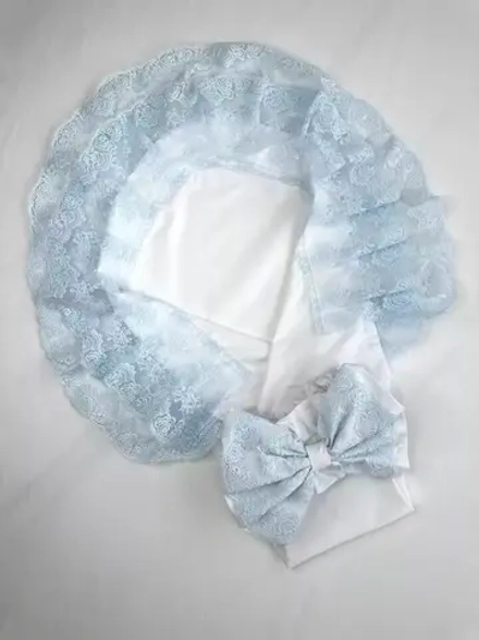 Кружевной уголок и бант на выписку