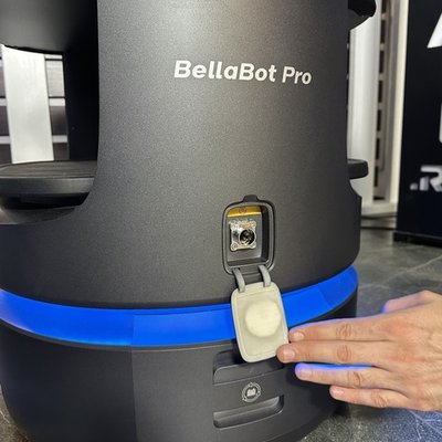 Робот официант PUDU «BellaBot Pro» выставочный экземпляр