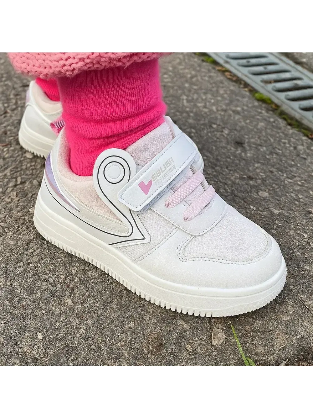 Кроссовки для девочки