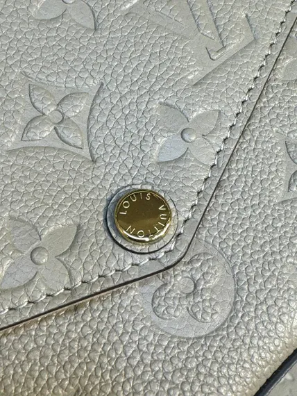 Клатч Louis Vuitton Felicie бежевый