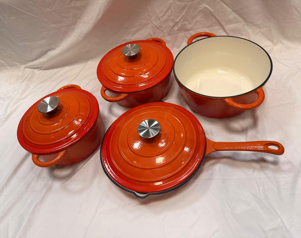 Набор чугунных кастрюль