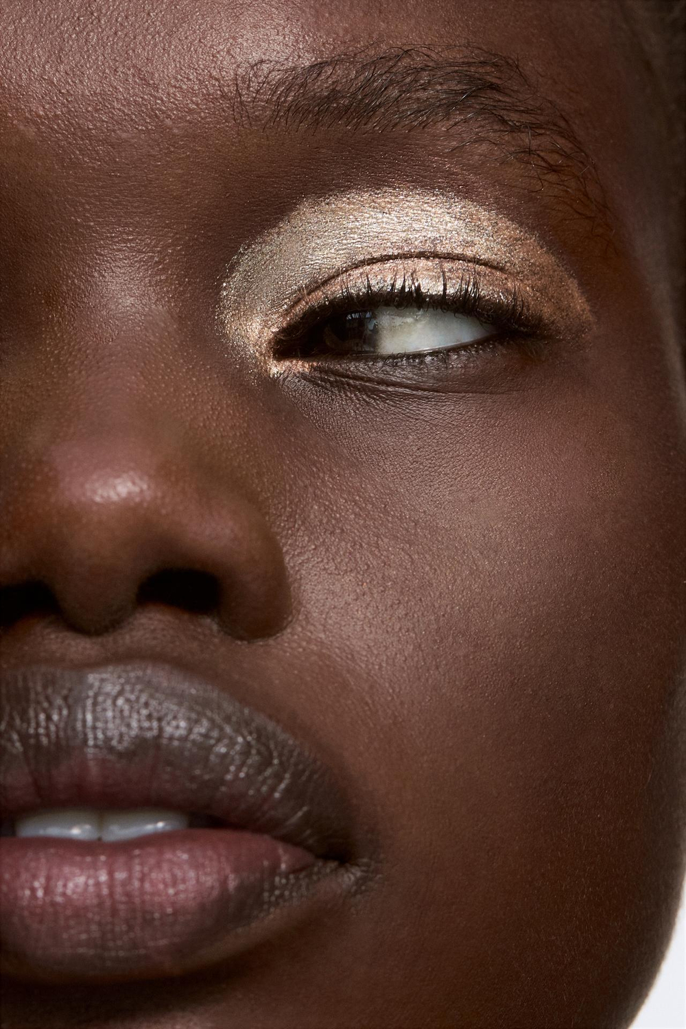 ZARA Кремовые тени для век, золотистый