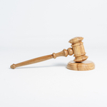 Деревянный молоток судьи (аукционный молоток) из древесины кедра. wg2