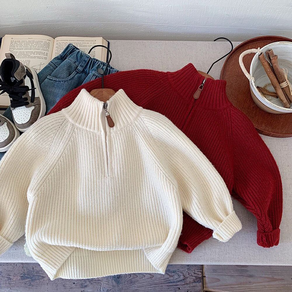 Вязаный свитер детский