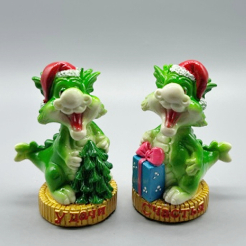 Фигурка «Дракончик с подарком» 7,5*5,5*11 см, микс