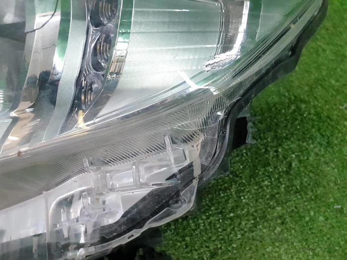 Фара левая Toyota Land Cruiser Prado 150 (2017-н.в.) галоген