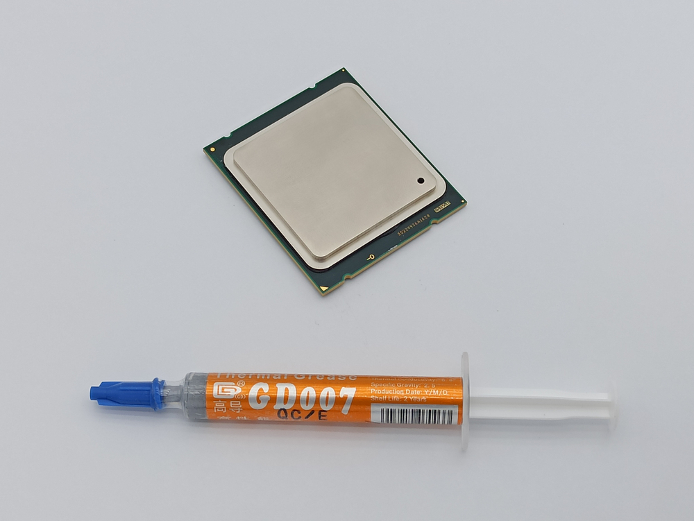 Процессор Intel Xeon E5-2643