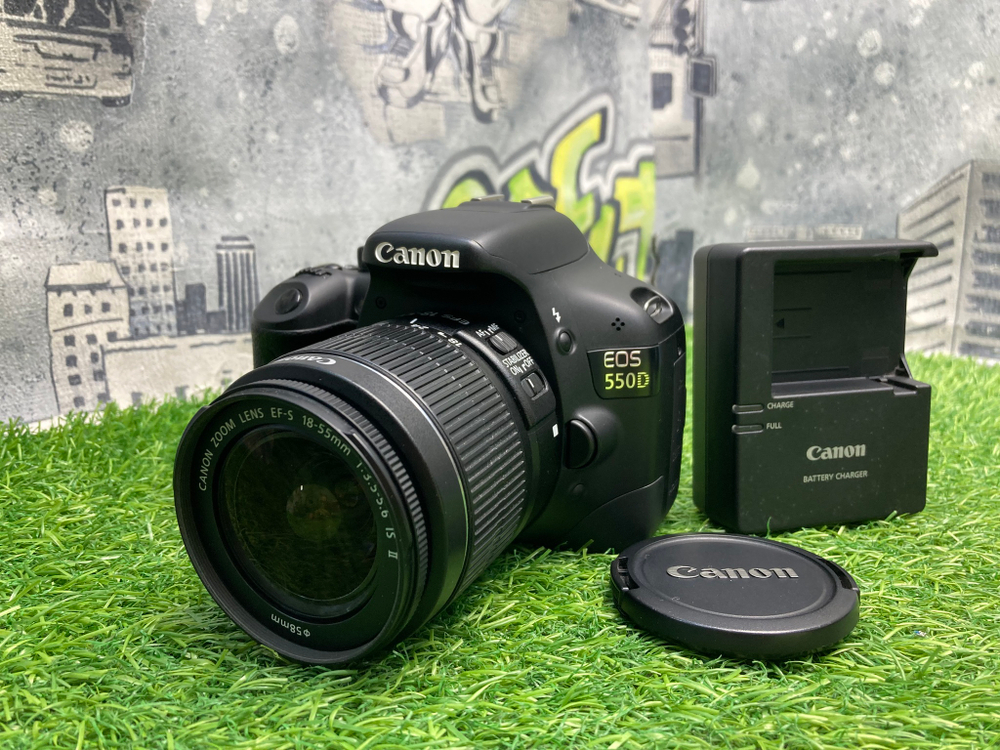 Canon 550D kit 18-55mm 3.5-5.6 IS II 15.100 кадров