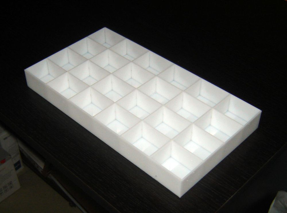 Короб 24 ячейки 40х50х30 для колец молочн