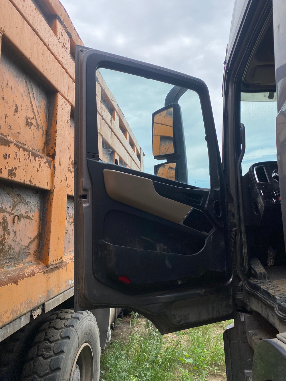 Foton AUMAN 4x2 Седельный тягач BJ4189Y6ADL-01 (Дизельный, 11.8 л, 470 л.с. АТ)