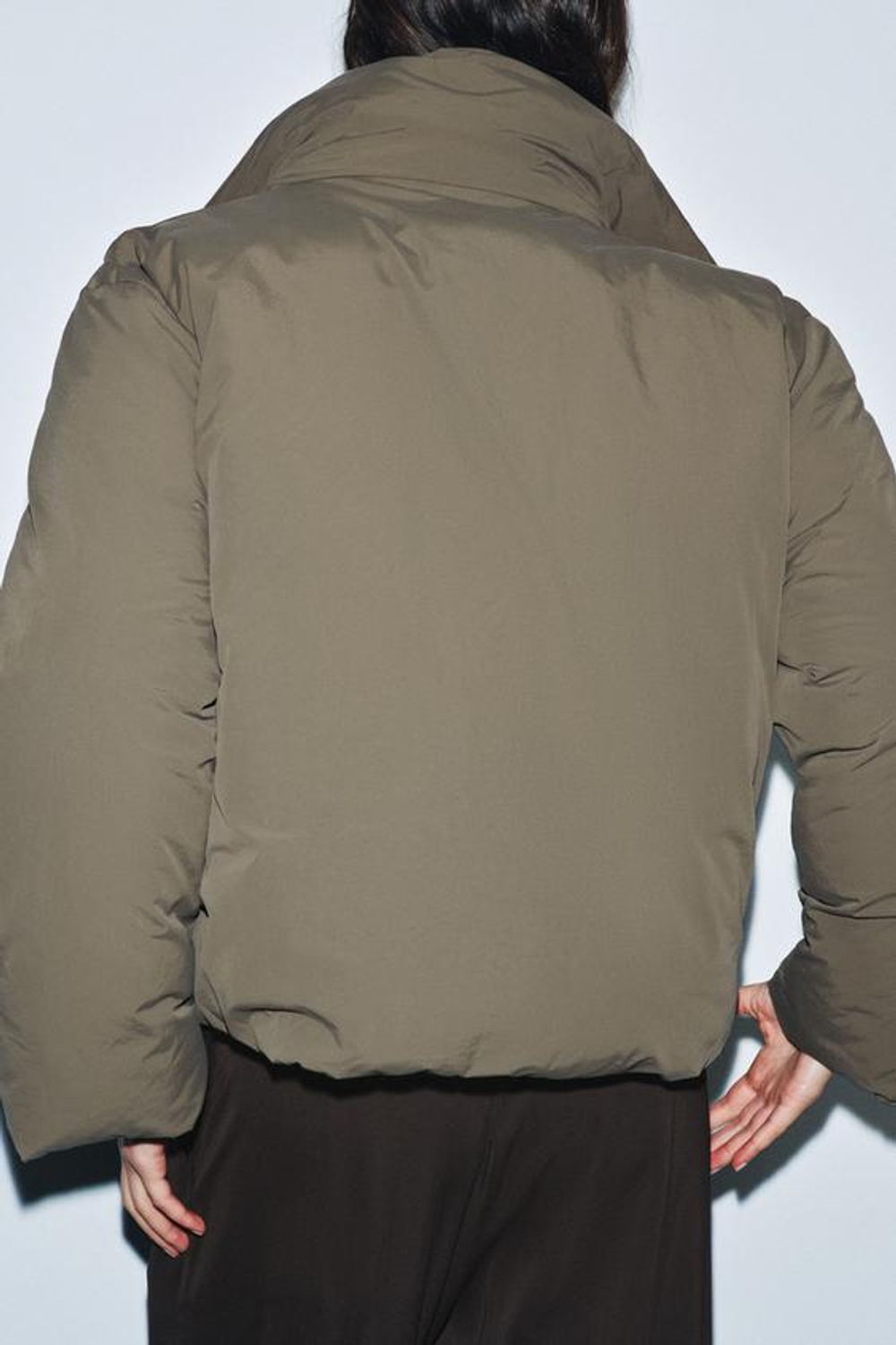 ZARA СВОБОДНЫЕ БРЮКИ С ЗАЩИПАМИ — ZW COLLECTION, КОРИЧНЕВЫЙ