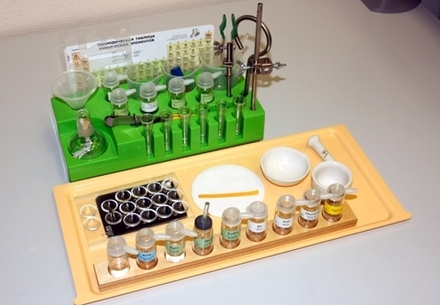 Лабораторный комплект (набор) для начального обучения химии