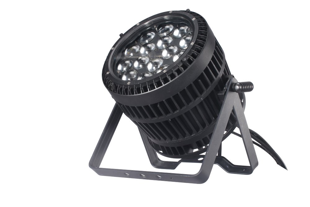 Par EXTERIOR 1515Z — Уличный LED прожектор 225 Вт (10–60°, IP65, DMX/RDM)