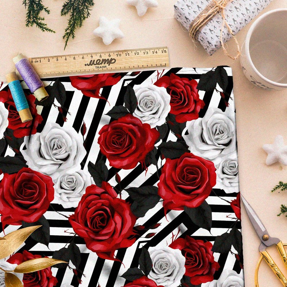 Ткань премиум бифлекс розы на полосатом фоне