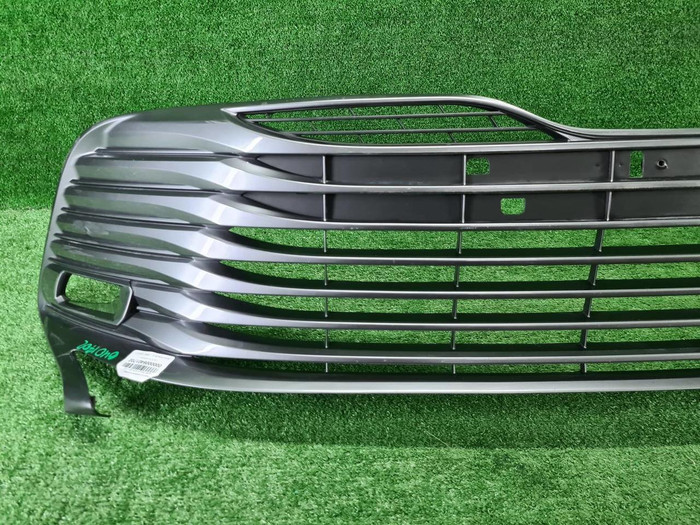 Решетка переднего бампера Toyota Camry xv70 17-21