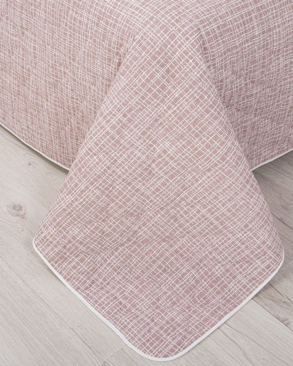 Покрывало на кровать, стеганое, поплин с размерами 215х220