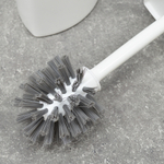 Ерш для унитаза закрытый "Грань" белый