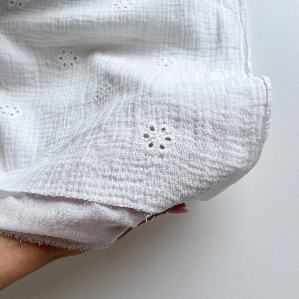 Батист Молочный