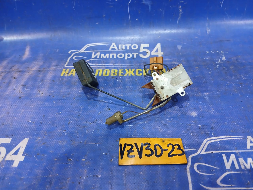 Датчик уровня топлива TOYOTA CAMRY PROMINENT 1991