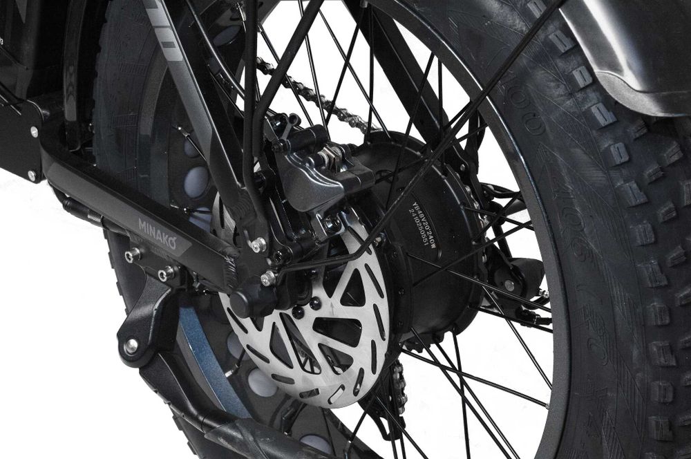 Электровелосипед Minako F10 Pro 2025 года (48V/20Ah) - Черный обод фото №7