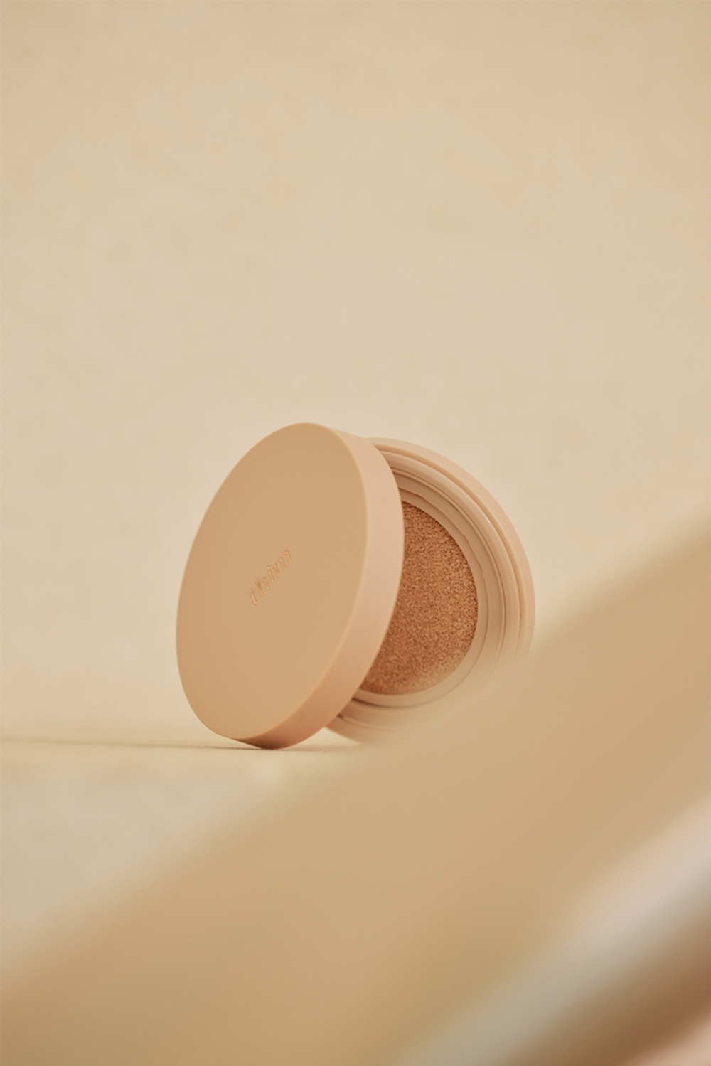 thim Luminous Skin Cushion - Долговременная основа в губке для сияния и увлажнения оттенок 25 Tan, 15 g