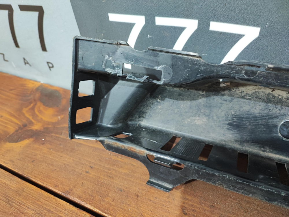 Абсорбер переднего бампера Kia Picanto 3 (JA) 17- Б/У Оригинал 86520G6300