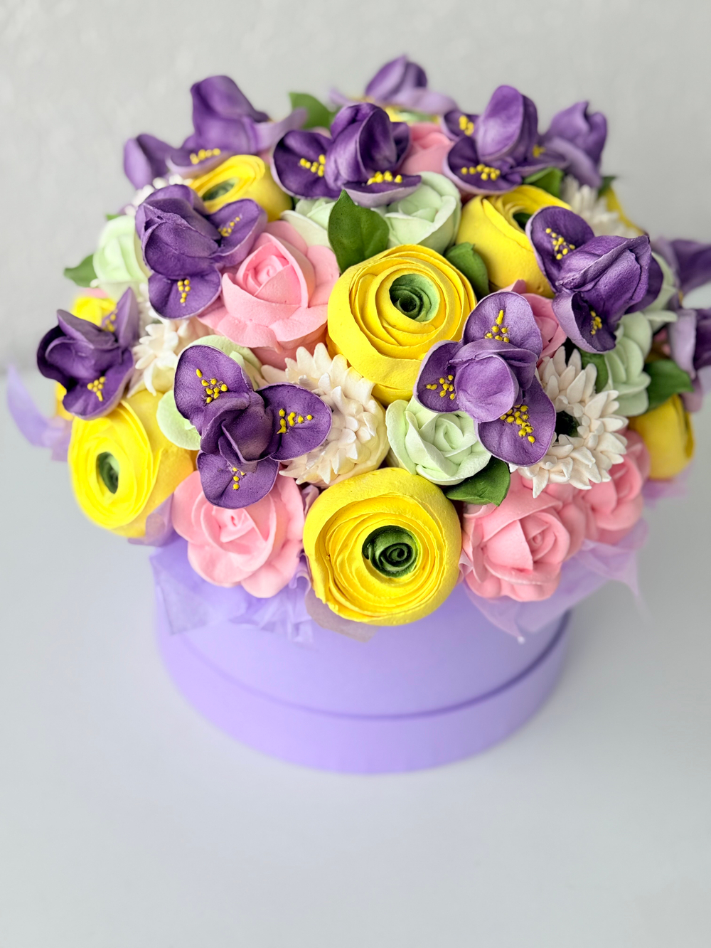 Коробка «Цветочный вальс» 20 см